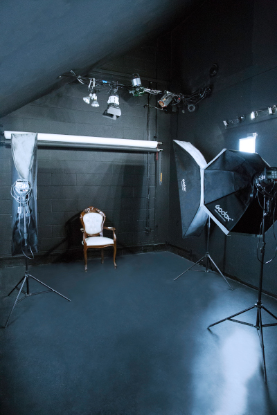 picture of black studio hire video and flash photography