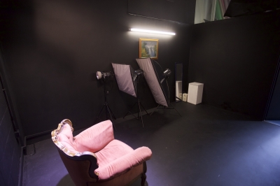 ......photo by mekxphotography.........

Free Booking:  So now we feel we can safely say� studio 2 is �sic� and if you have your doubts come along and try it out for size.  If you book before 8th July, the first hour is "free". You can even book it for just the one single solitary hour and pay nothing at all.  