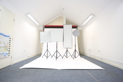 Room 1 is fitted with Elinchrom D Light 400 watt flash lights and studio continuous light for Video Filming. Colorama paper 2.72 m wide backdrop.
Behind the colorama paper is a casting area ideal for auditions, pilot videos, run throughs, production meetings and interviews.