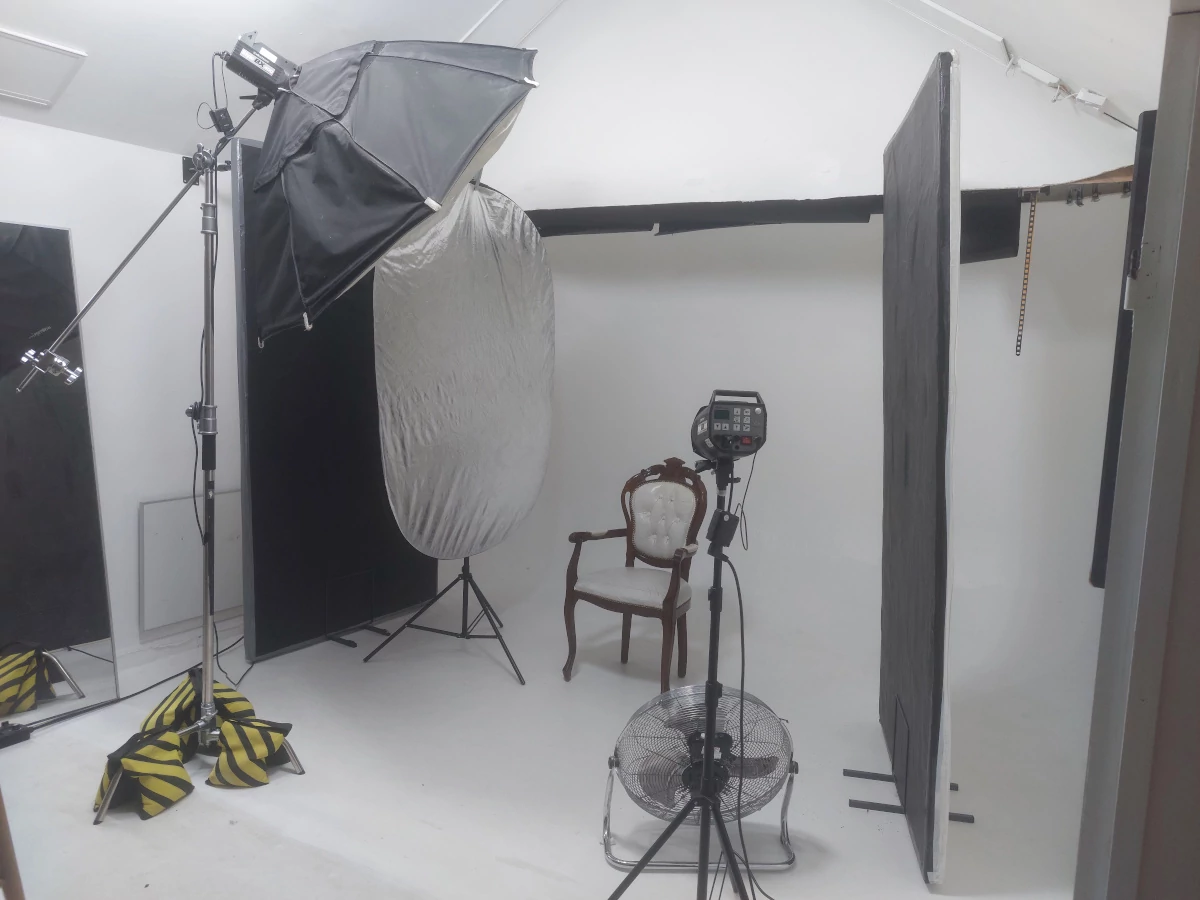 white studio flash photography reflector 